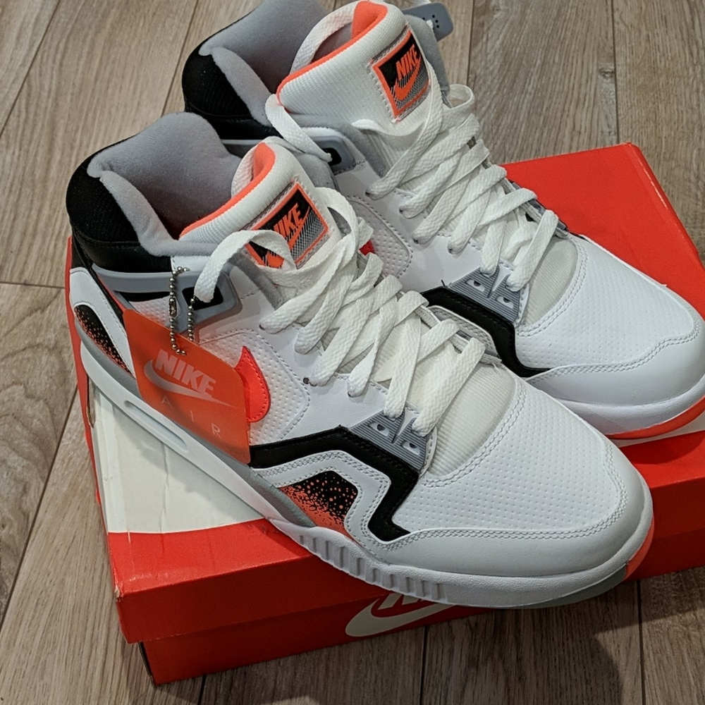 Nike Air Tech Challenge II